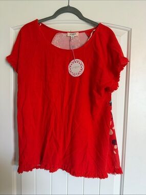 Umgee Red Short Sleeve Scoop Neck Top with Frayed Trim